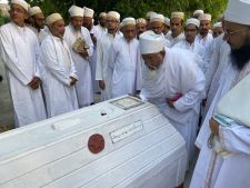 Qabr e Anwar of Saikha Esaa Munjaal saheb